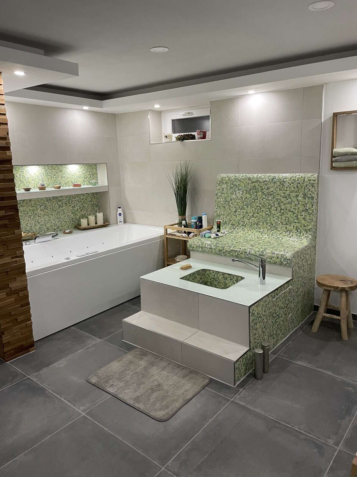 modernes Badezimmer durch badsanierung